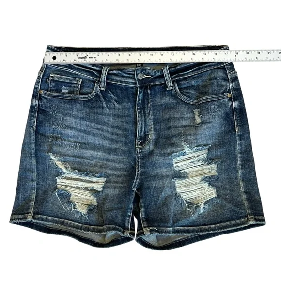 Judy Blue Women’s Sz 1X Distressed High Rise Denim Shorts Dark Wash Stretch - Picture 9 of 13